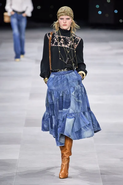 Look 11